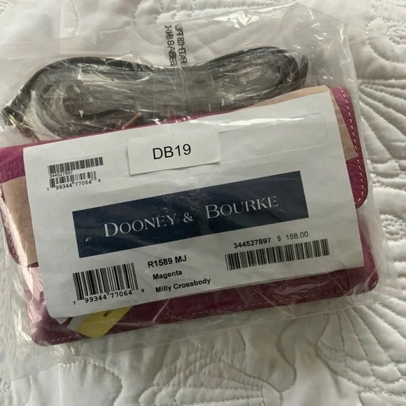 Dooney & Bourke Pebbled Leather Milly Crossbody Wallet/Bag NWT - Picture 5 of 7